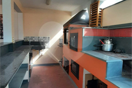 Casa à venda com 4 quartos, sendo 2 suítes, em Jardim Prudência, São Paulo, SP
