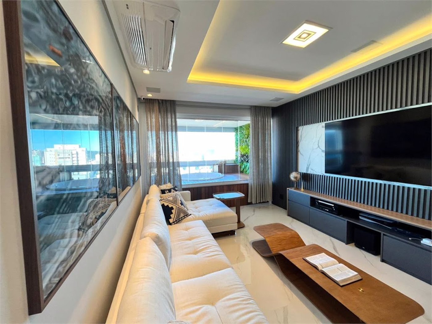 Apartamento com 1 quarto com hidromassagem e vista para o mar à venda em Aparecida - SP
