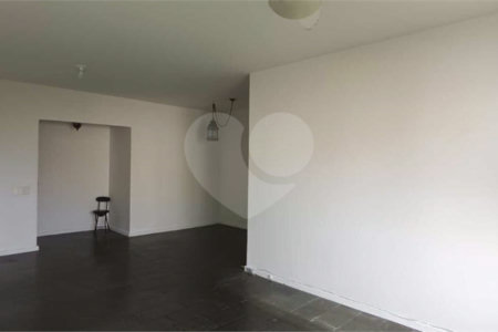 Apartamento à venda com 3 quartos, sendo 1 suíte, em Copacabana, Rio de Janeiro, RJ