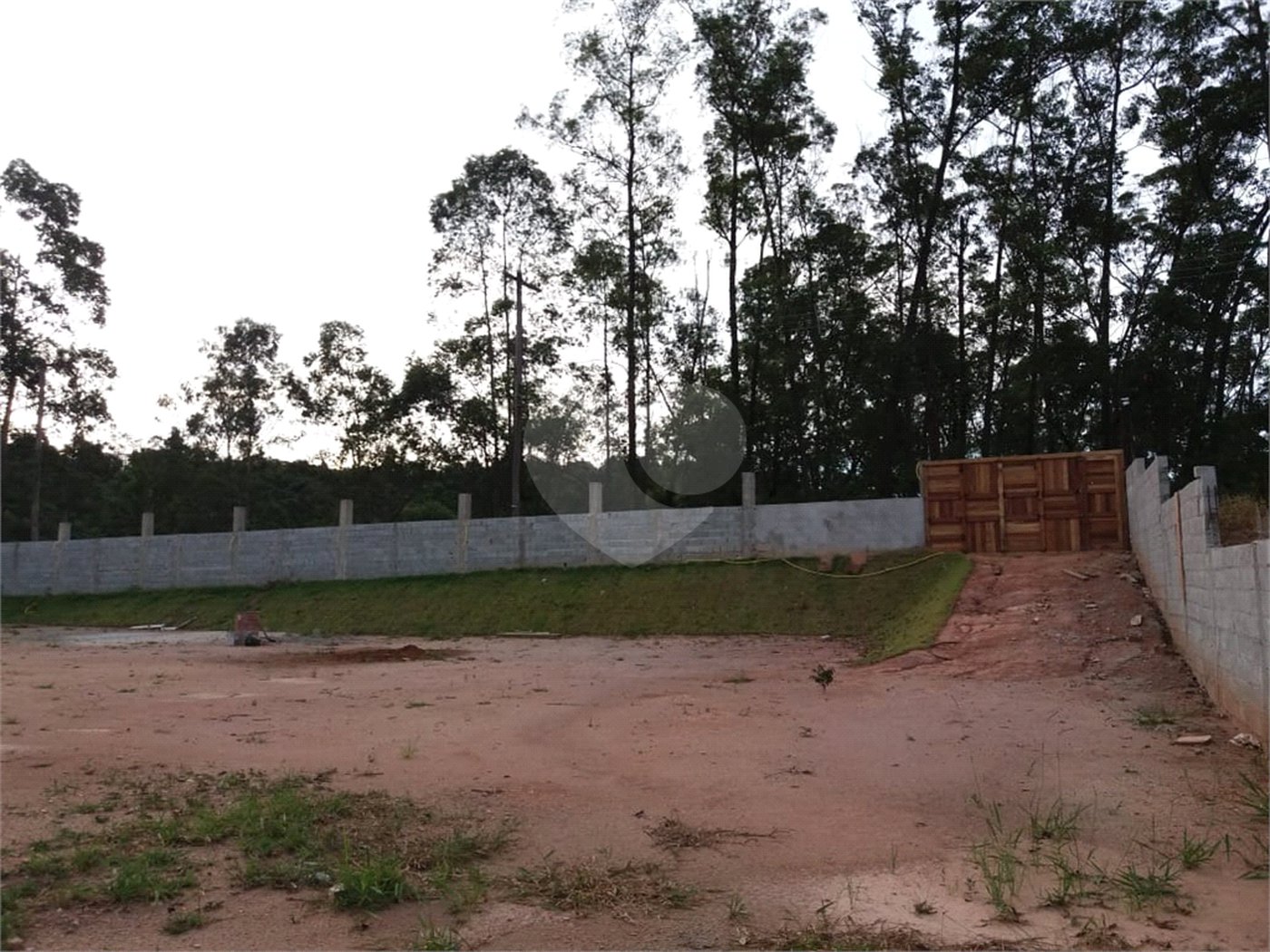Terreno à venda no condomínio Loteamento Rancho Maringá I, Atibaia - SP