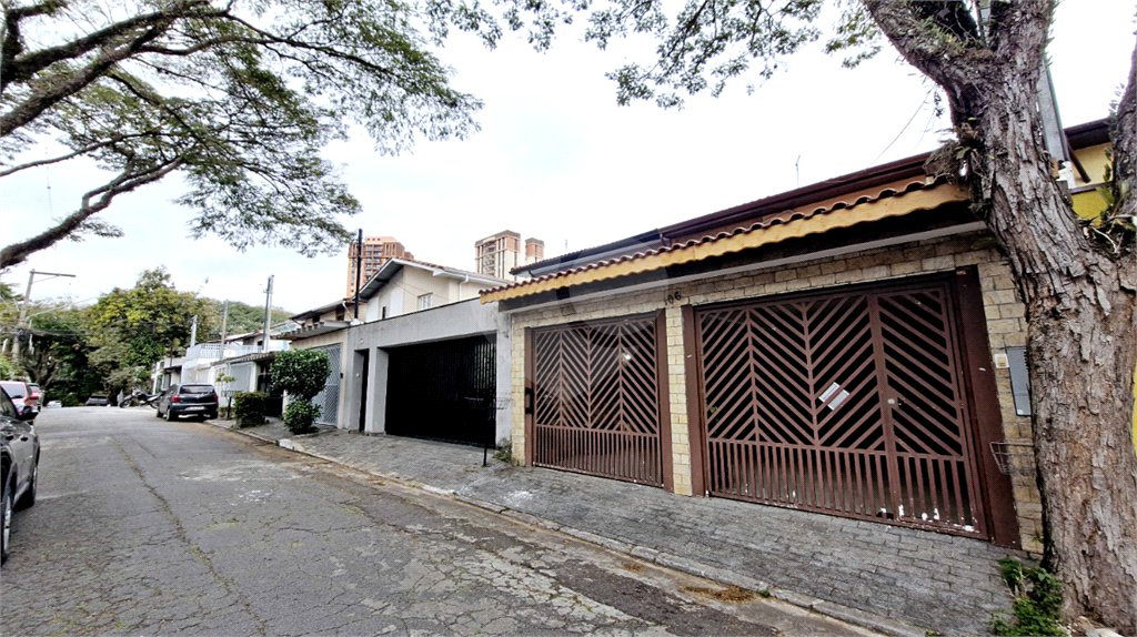 Sobrado à venda com 3 quartos, sendo 1 suíte, em Alto da Boa Vista, São Paulo, SP