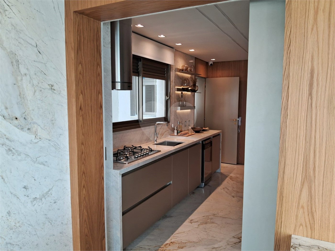 Apartamento à venda com 3 suítes em Moema, São Paulo, SP
