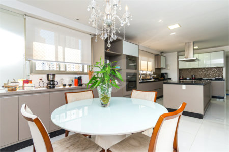 Apartamento à venda com 4 quartos, sendo 3 suítes,  em Campo Belo, São Paulo, SP