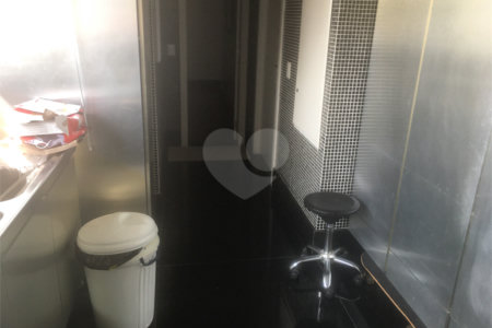 Apartamento à venda com 4 quartos, sendo 3 suítes, em Moema, São Paulo, SP