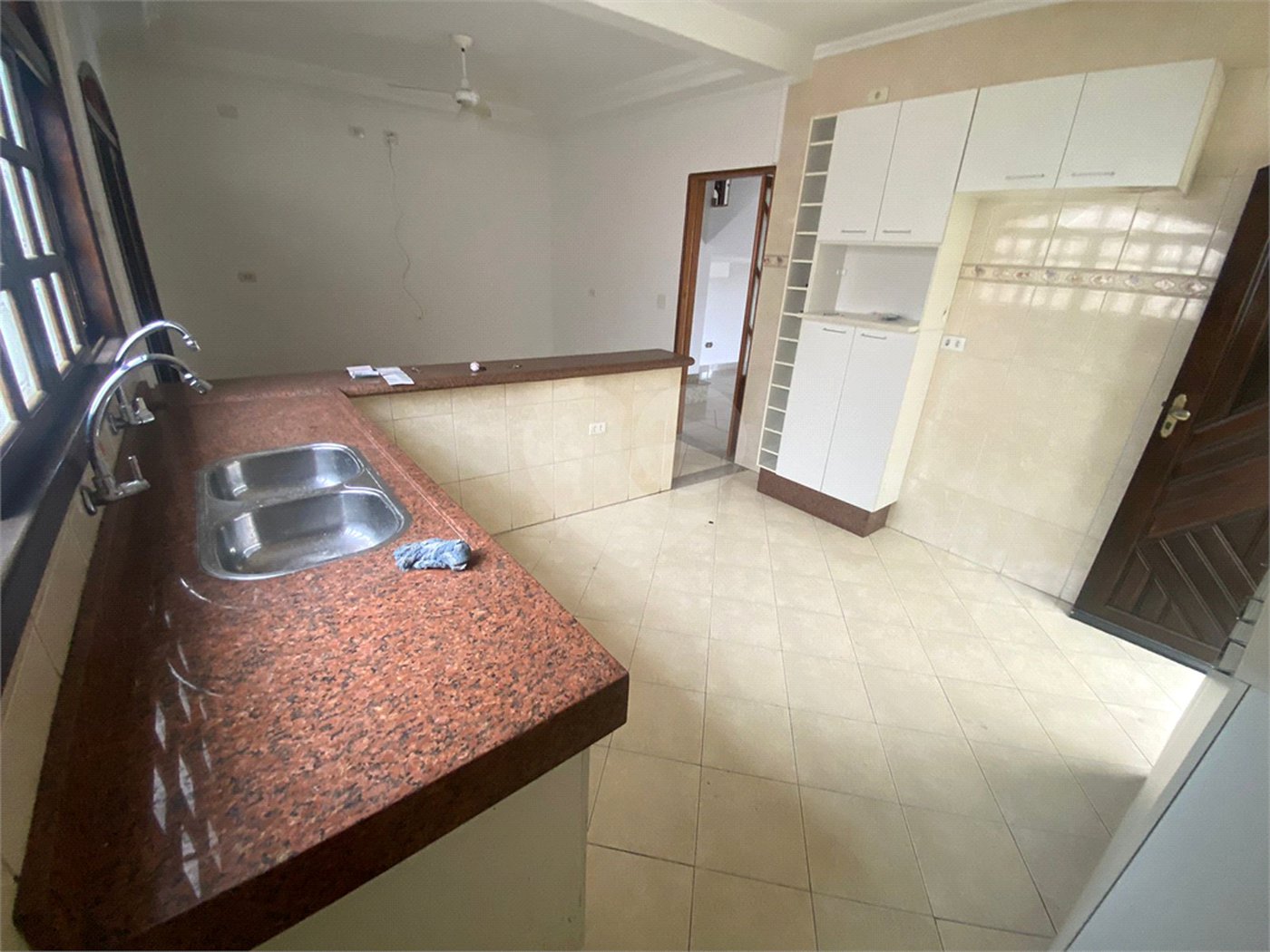 Sobrado à venda com 4 quartos, sendo 2 suítes,  em Vila Gustavo, São Paulo, SP