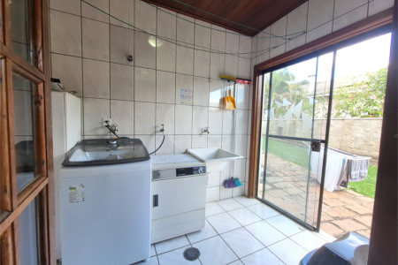 Casa para alugar com 3 quartos, sendo 1 suíte,  no condomínio Estância Marambaia, Vinhedo - SP