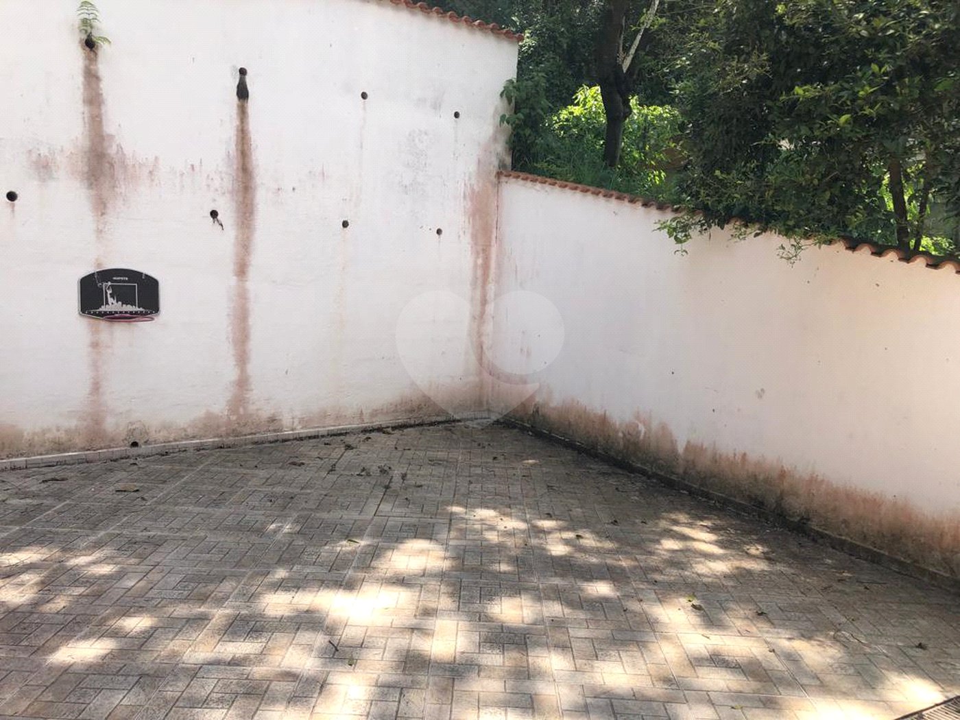 Casa à venda com 3 quartos, sendo 1 suíte, no condomínio Parque Suiça, Caieiras - SP
