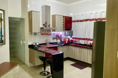 Casa à venda com 3 quartos, sendo 1 suíte, em Vila Miranda, Sumaré, SP