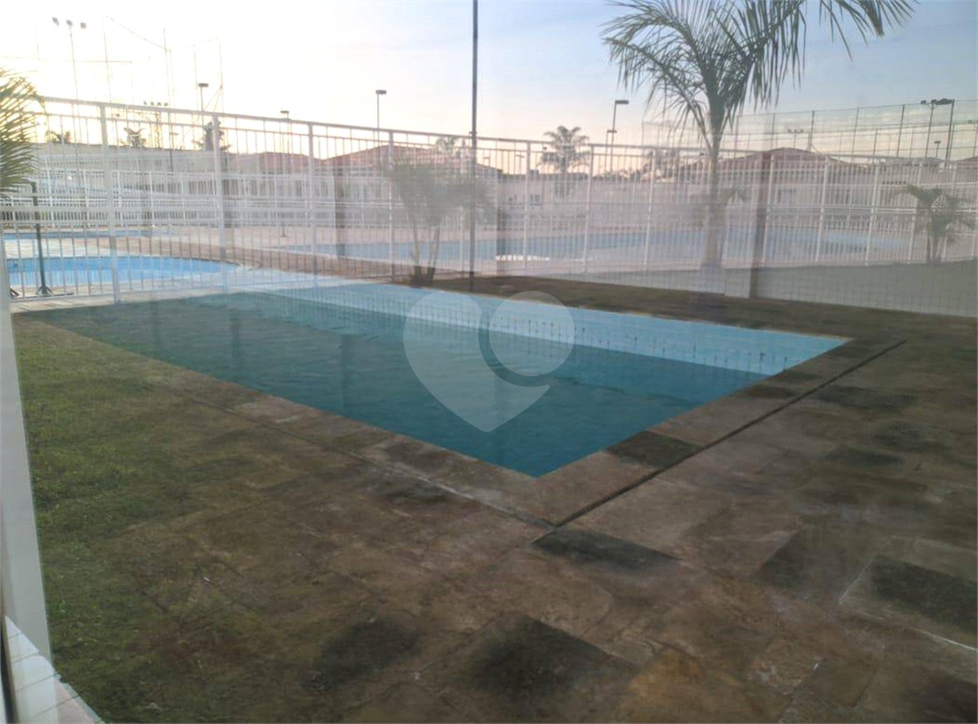 Apartamento à venda com 3 quartos, sendo 1 suíte, em Conjunto Residencial Irai, Suzano, SP