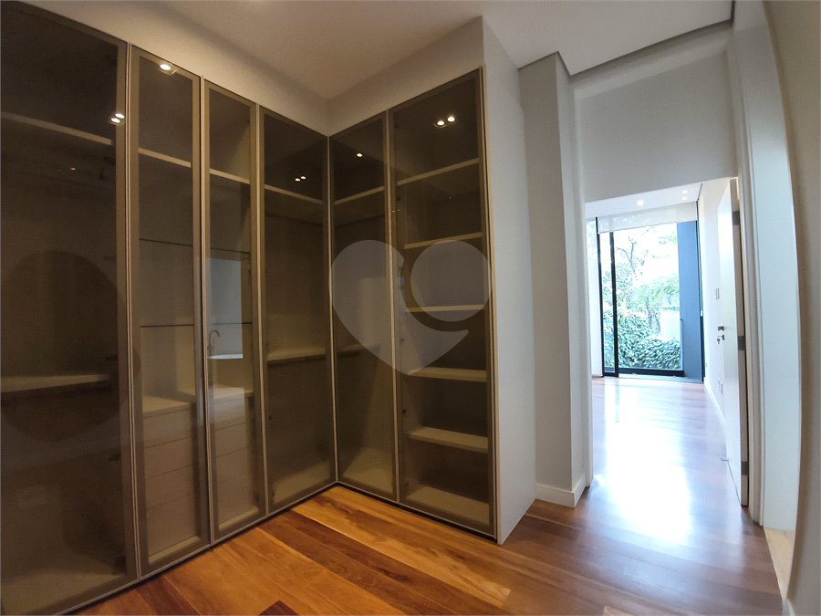 Casa à venda com 4 suítes no condomínio Alphaville Nova Esplanada 1, Votorantim - SP