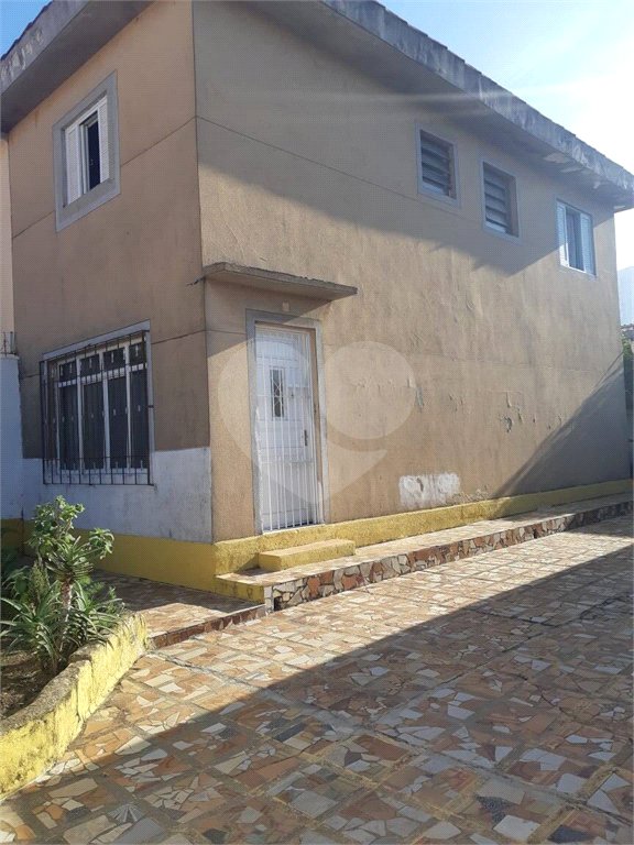 Sobrado à venda com 2 quartos em Vila Perreli, Poá, SP