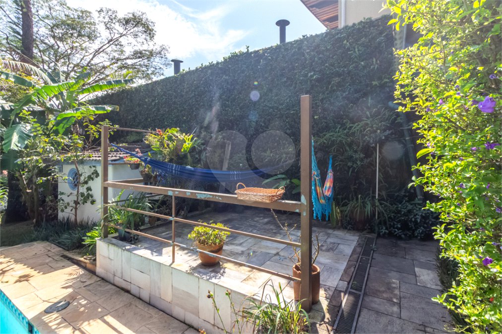 Casa à venda com 4 quartos, sendo 2 suítes, em Chácara Flora, São Paulo, SP