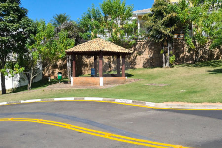 Casa à venda com 3 suítes no condomínio Terras de São Francisco, Vinhedo - SP