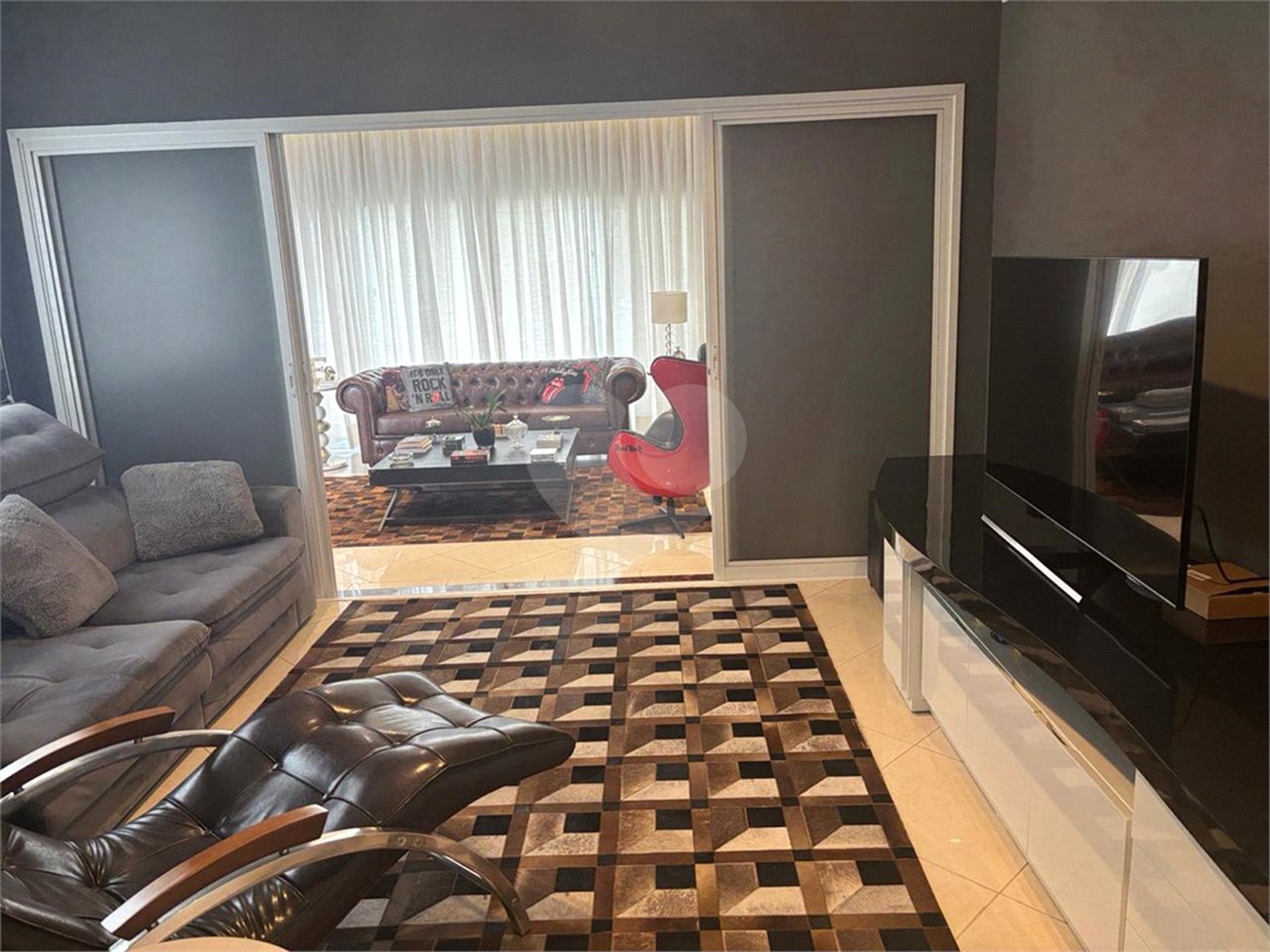 Casa à venda com 4 quartos, sendo 3 suítes, no condomínio Parque Itatiaia, Mairiporã - SP
