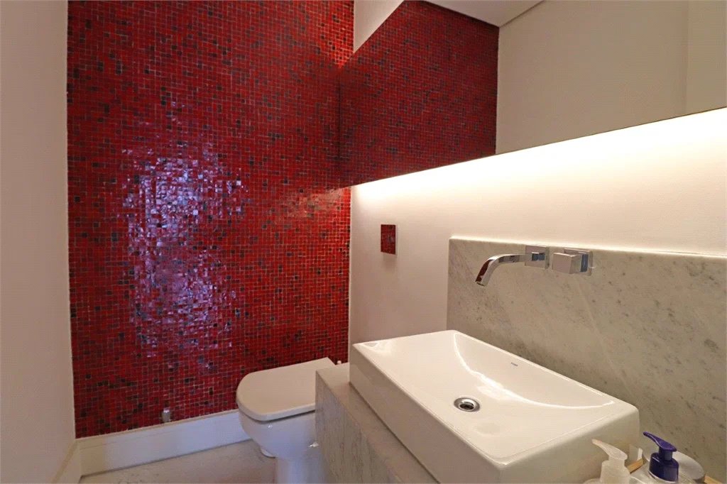 Apartamento à venda com 3 suítes em Vila Suzana, São Paulo, SP
