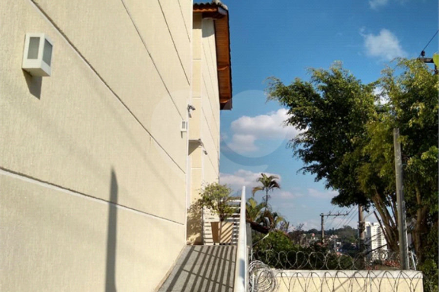 Casa à venda com 2 suítes no condomínio Residencial Pedro, São Paulo - SP