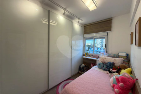 Apartamento à venda com 3 quartos, sendo 1 suíte,  em Alto da Boa Vista, São Paulo, SP