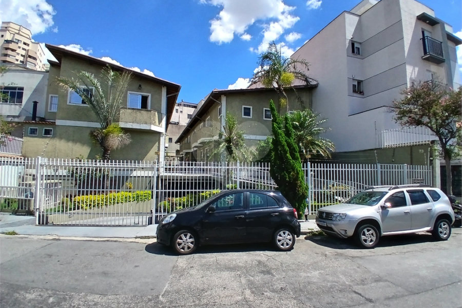 Casa à venda com 3 quartos, sendo 1 suíte,  no condomínio Res Saint Honoré, São Paulo - SP