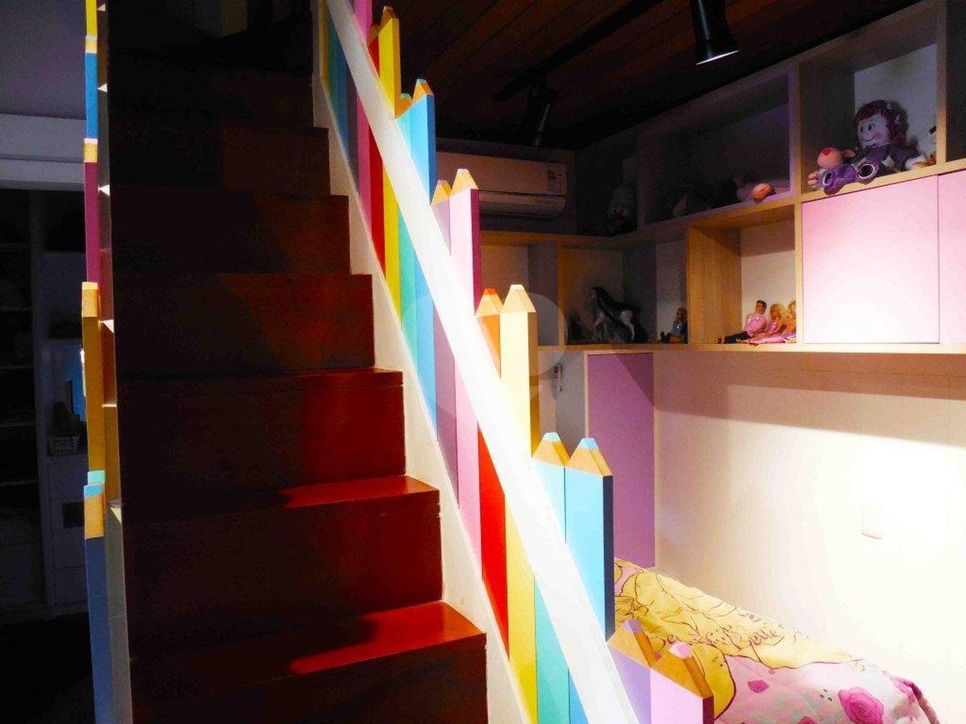 Casa à venda com 4 suítes no condomínio Vilaggio Monte Alegre, São Paulo - SP
