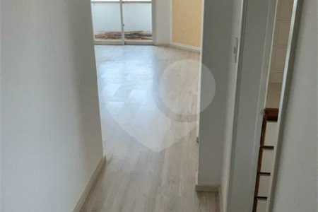 Apartamento com 68m², 2 dormitórios, sendo 1 suíte, 1 vaga, à venda na Vila Matilde.