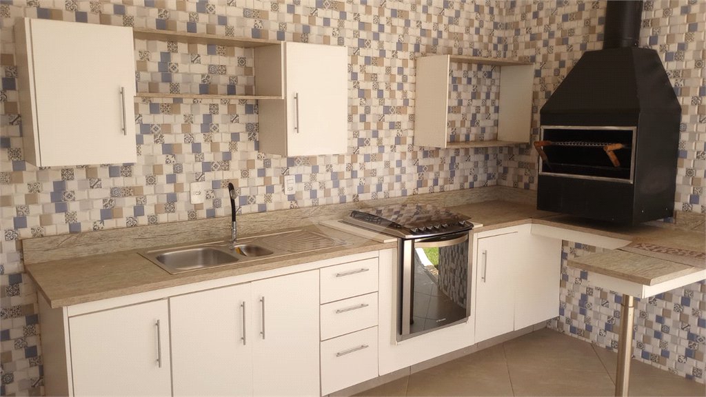 Casa à venda com 3 suítes no condomínio Picollo, Louveira - SP