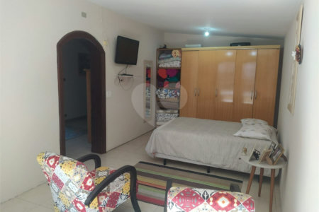 Casa à venda ou para alugar com 3 quartos, sendo 1 suíte, em Estação, São Roque, SP
