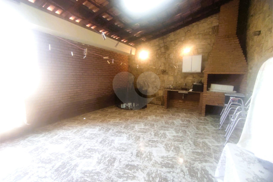 Sobrado à venda com 3 quartos, sendo 1 suíte,  em Vila Paiva, São Paulo, SP