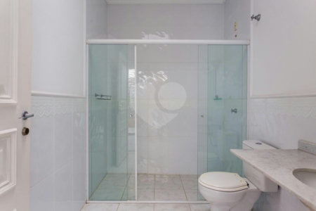 Casa para alugar com 4 suítes no condomínio Chácara Flora, São Paulo - SP