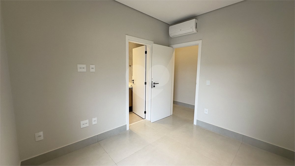 Casa à venda com 3 suítes no condomínio Jardim Residencial Dona Maria Candida, Indaiatuba - SP