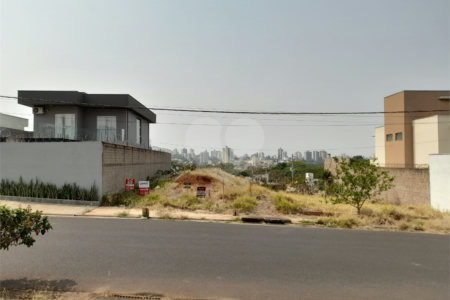 Terreno à Venda no Bairro Santa Julia - São Carlos