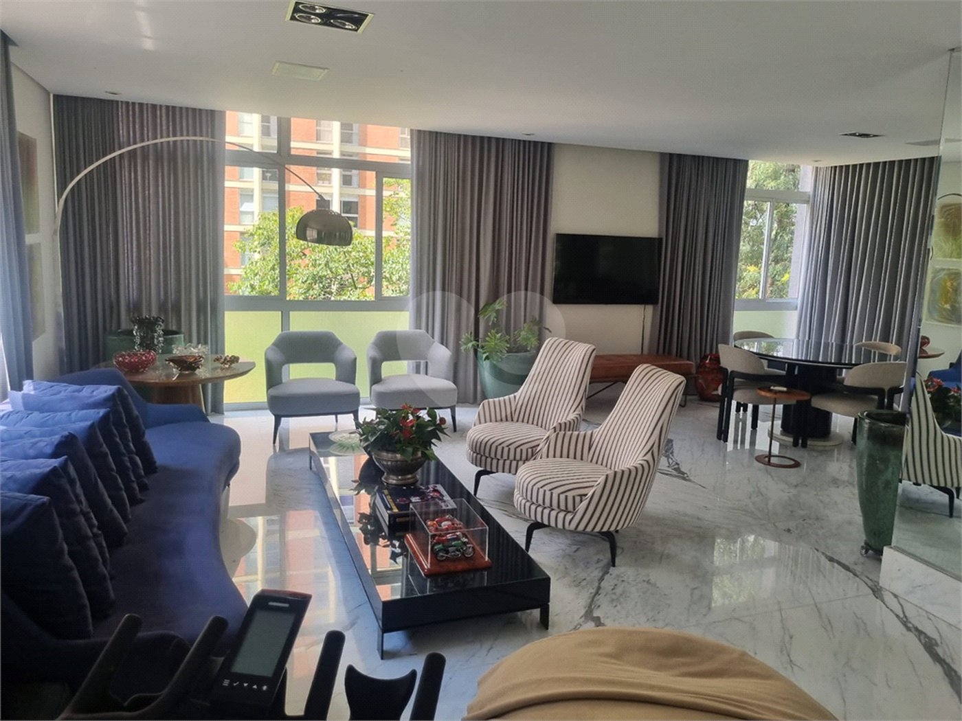 Apartamento à venda com 2 suítes em Cerqueira César, São Paulo, SP