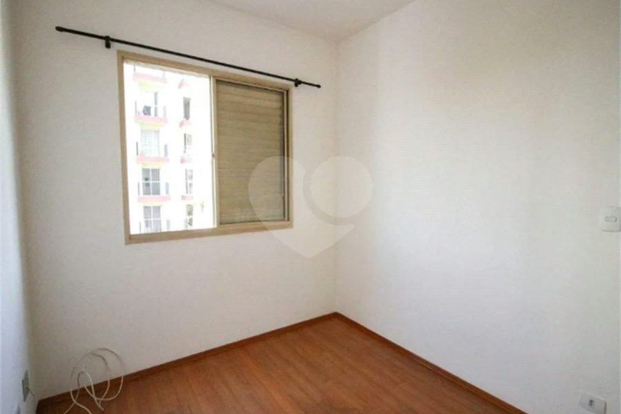 Apartamento em Santana com Sacada e Vaga de Garagem, a 650 m do Metrô