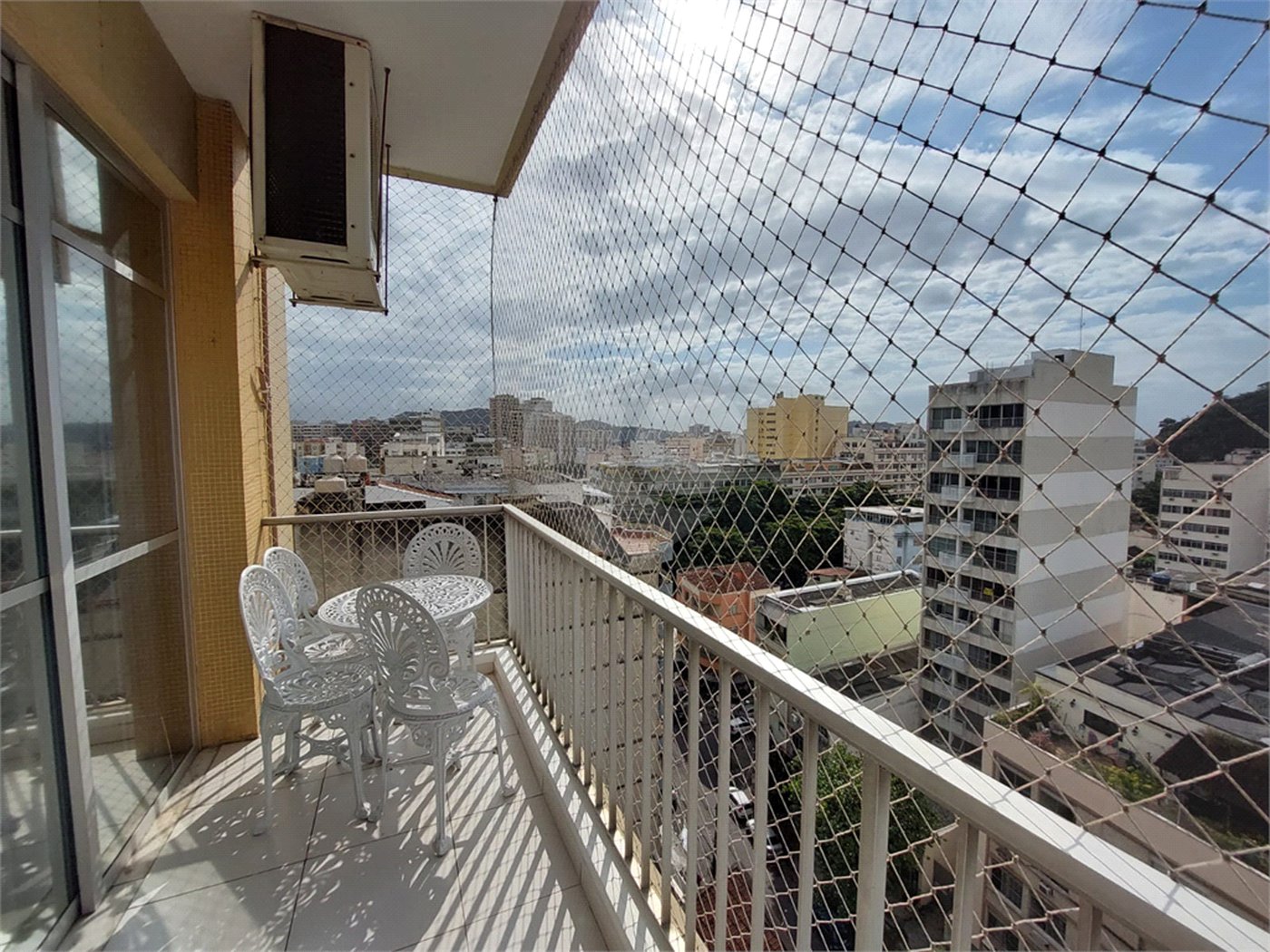 Apartamento à venda com 4 quartos, sendo 1 suíte, em Tijuca, Rio de Janeiro, RJ