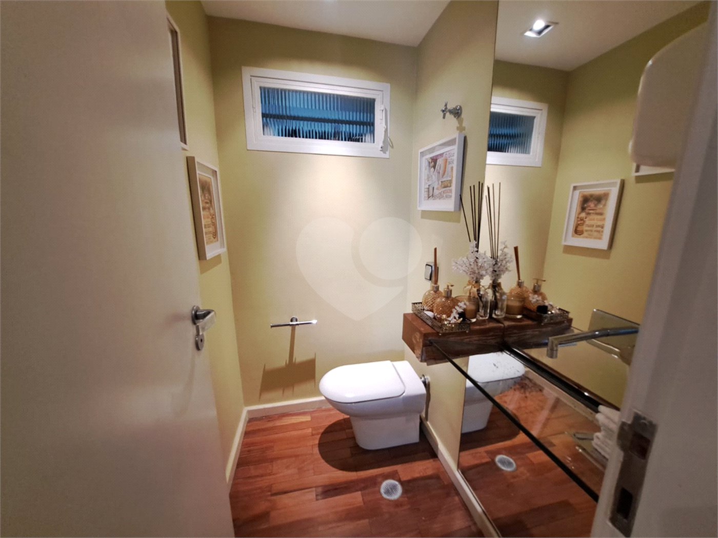 Apartamento à venda com 3 suítes em Campo Belo, São Paulo, SP