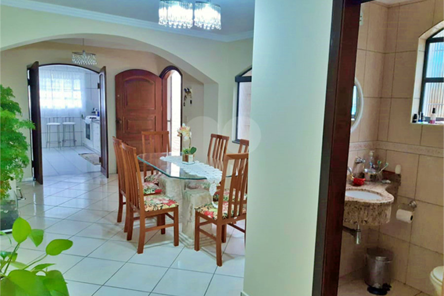 Casa à venda com 3 quartos, sendo 2 suítes, em Santana, São Paulo, SP