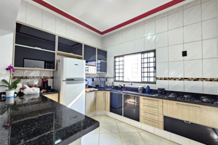 Casa à venda com 3 quartos, sendo 1 suíte,  em Jardim Jóquei Clube, Ribeirão Preto, SP