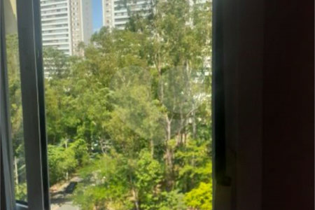 Apartamento à venda com 3 quartos, sendo 1 suíte, em Vila Andrade, São Paulo, SP