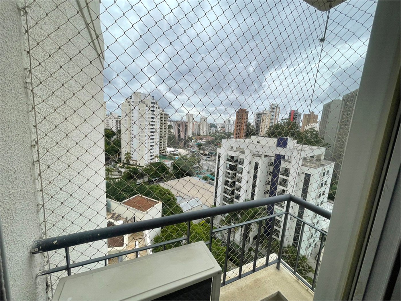 Apartamento à venda ou para alugar com 3 suítes em Vila Suzana, São Paulo, SP