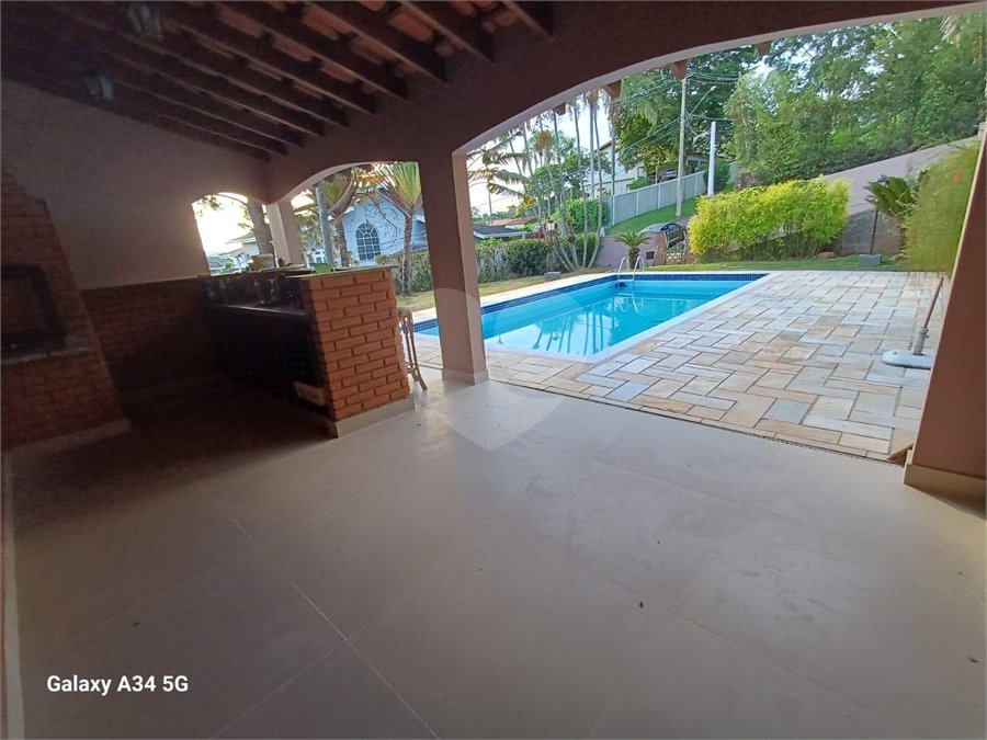 Casa à venda ou para alugar com 5 quartos, sendo 2 suítes, no condomínio Fazenda São Joaquim, Vinhedo - SP