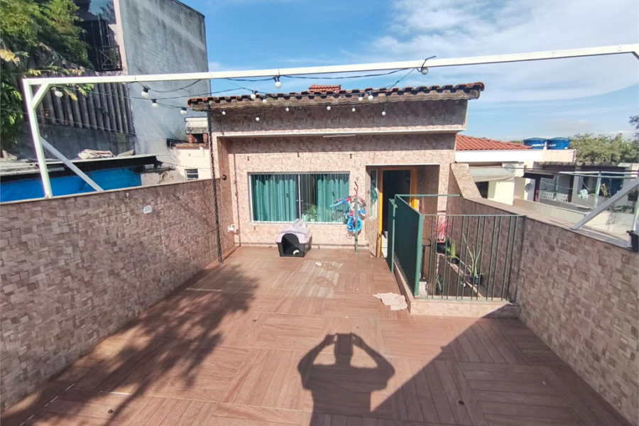 Sobrado à venda com 2 quartos, sendo 1 suíte, em Parque Novo Oratório, Santo André, SP