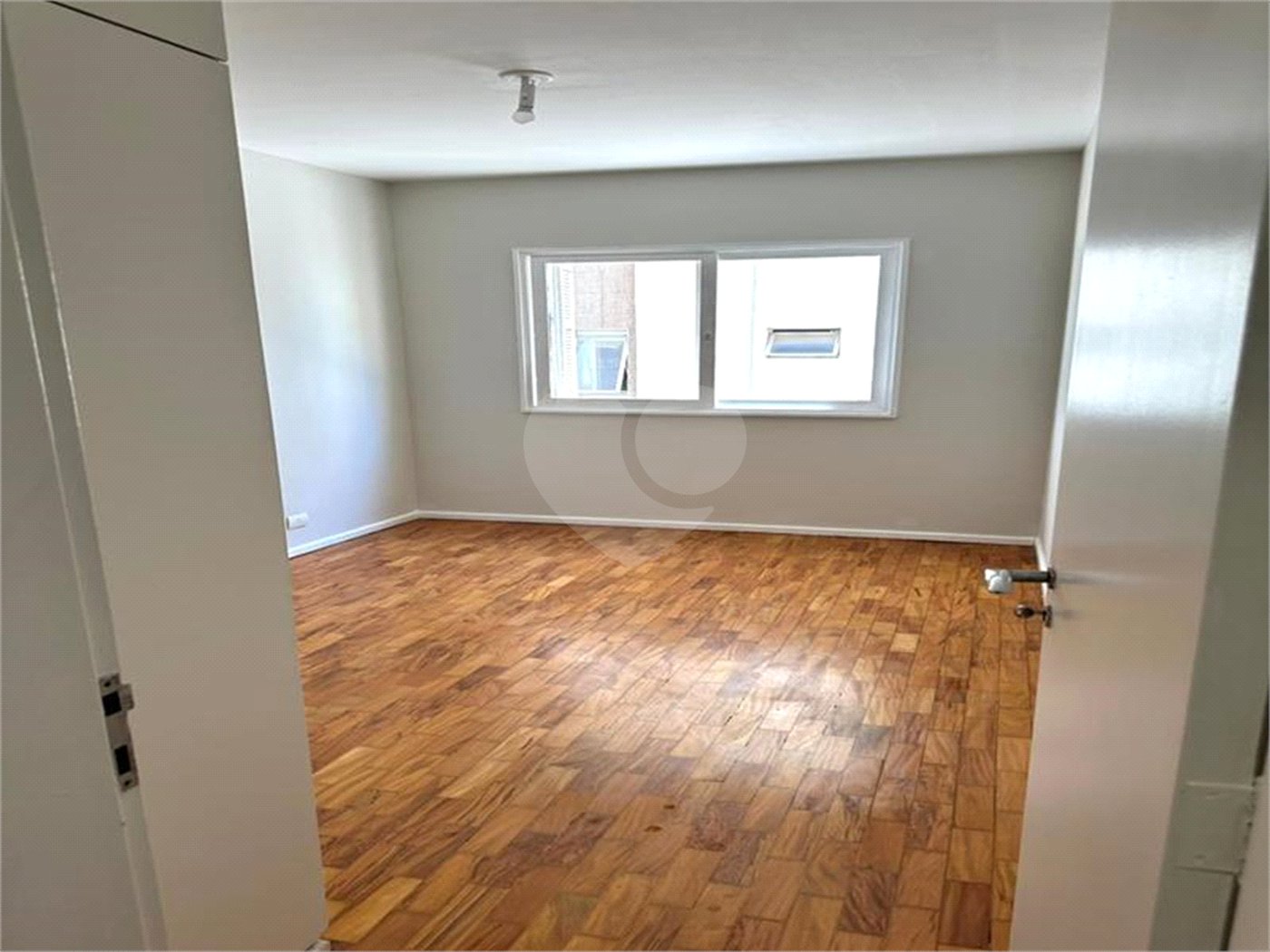 Apartamento à venda com 3 quartos, sendo 1 suíte, em Itaim Bibi, São Paulo, SP