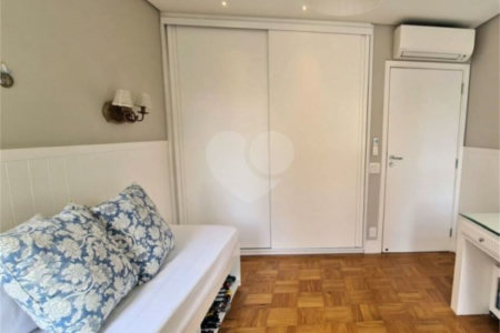 Apartamento à venda com 3 quartos, sendo 1 suíte, em Vila Uberabinha, São Paulo, SP