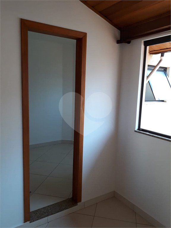 Casa à venda com 3 quartos, sendo 1 suíte, no condomínio Saude, São Paulo - SP