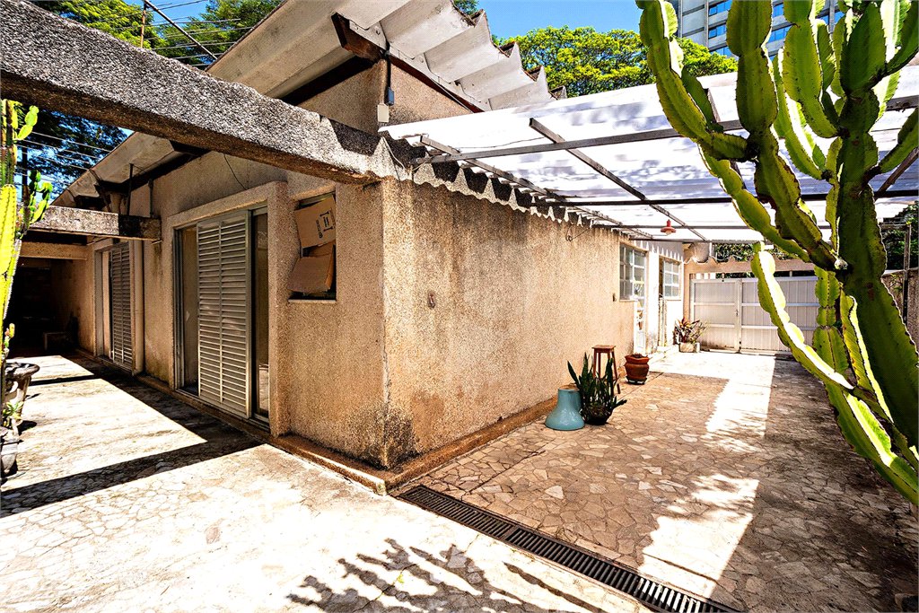 Casa Térrea à venda ou para alugar com 4 suítes em Alto da Boa Vista, São Paulo, SP