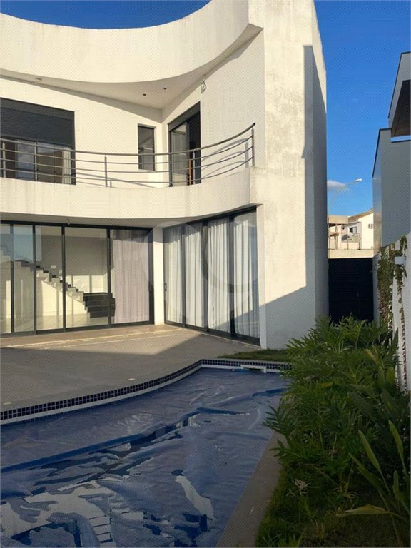 Casa à venda com 4 quartos, sendo 2 suítes,  no condomínio Residencial Castanheira, Sorocaba - SP