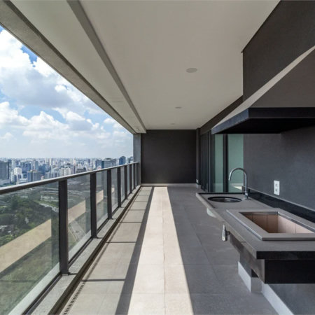 Apartamento à venda ou para alugar com 4 quartos, sendo 3 suítes,  em Jardim Morumbi, São Paulo, SP