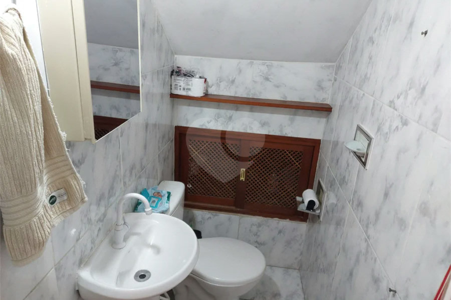 Sobrado à venda com 3 quartos em Horto, São Paulo, SP