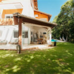 Casa à venda com 5 quartos, sendo 4 suítes, no condomínio Figueira Garden, Atibaia - SP