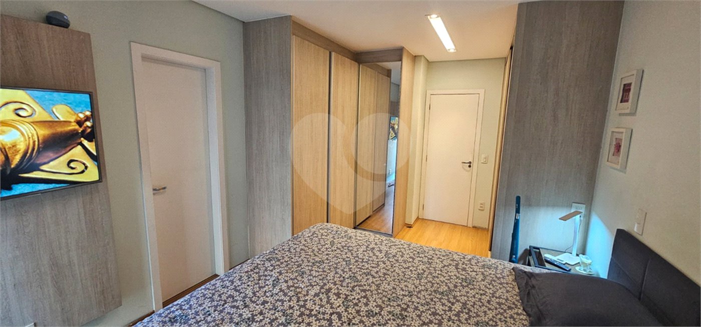 Sobrado à venda com 3 suítes em Vila Alexandria, São Paulo, SP