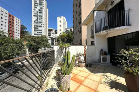 Sobrado à venda com 4 quartos, sendo 2 suítes,  em Vila Ipojuca, São Paulo, SP